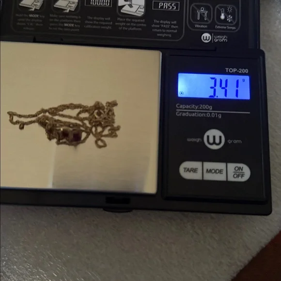 14 KT 18 “Gold Necklace with Ruby & 3 Small Diamonds - Picture 10 of 11